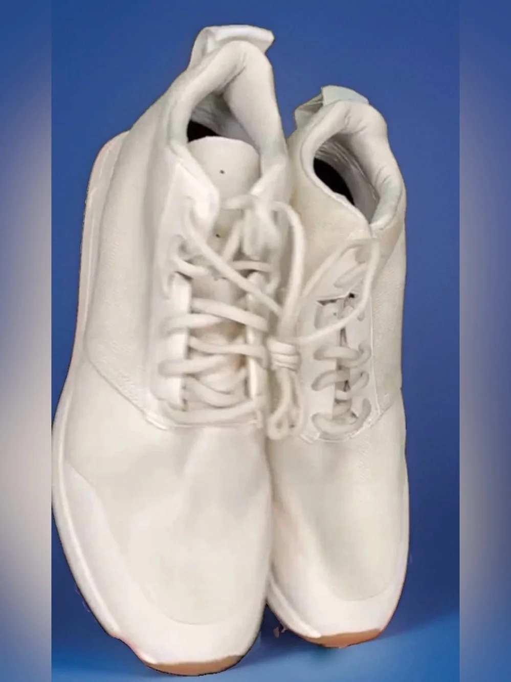 Men's running Lightweight Lace-Up shoes in beige, new without box $130 retail